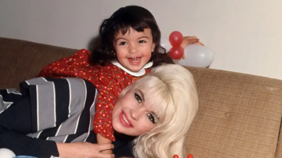 Crítica de 'My Mom, Jayne', un gran cuento de memorias y perdón