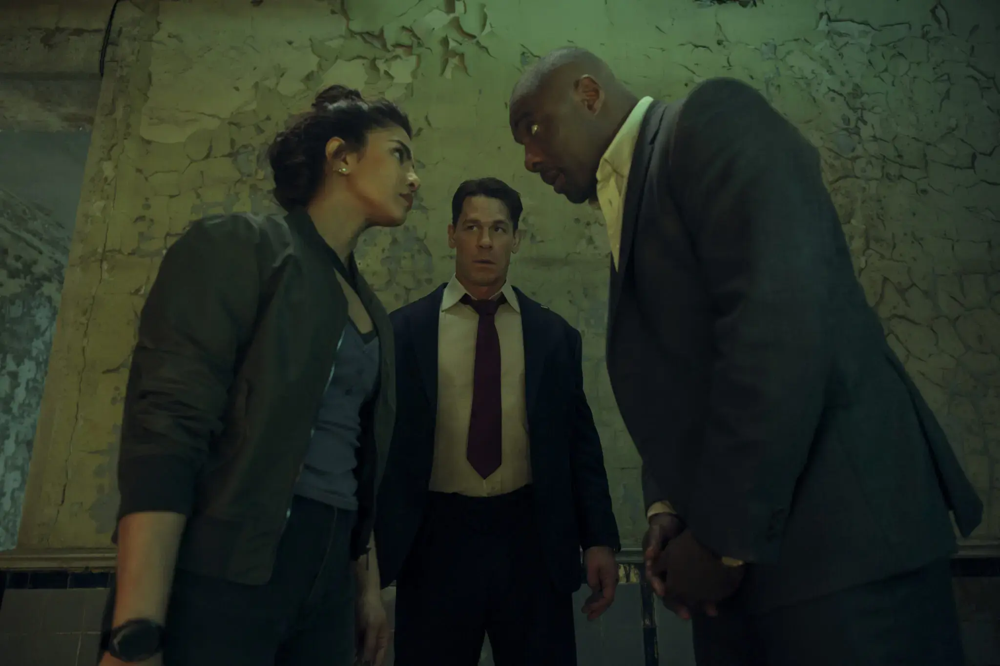 Crítica de ‘Jefes de Estado’: acción absurda con John Cena e Idris Elba